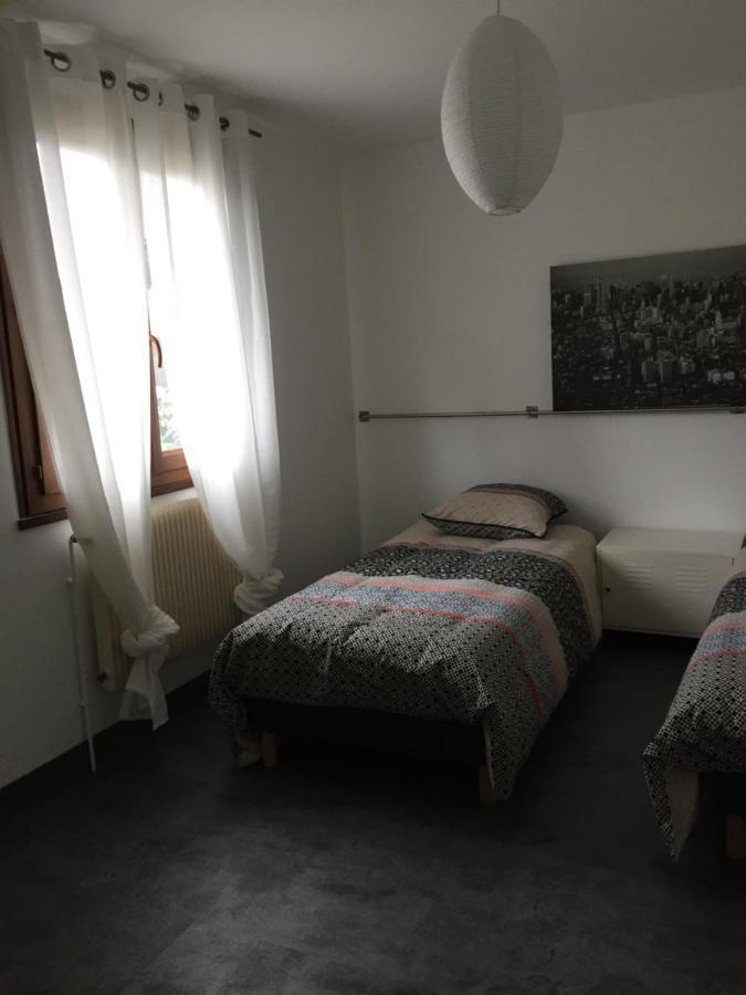 Sous La Tour Bed & Breakfast Agencourt ภายนอก รูปภาพ