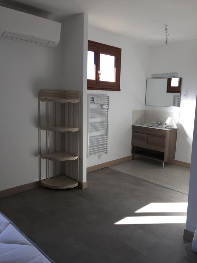 Sous La Tour Bed & Breakfast Agencourt ภายนอก รูปภาพ