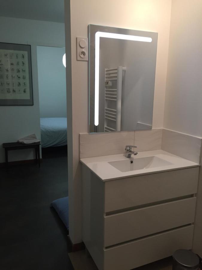 Sous La Tour Bed & Breakfast Agencourt ภายนอก รูปภาพ